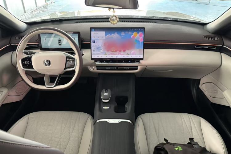 Used CHANGAN Eado 2026 Model, Fourth Generation, 1.5T 500Bar Smart Enjoyment Edition Center Console