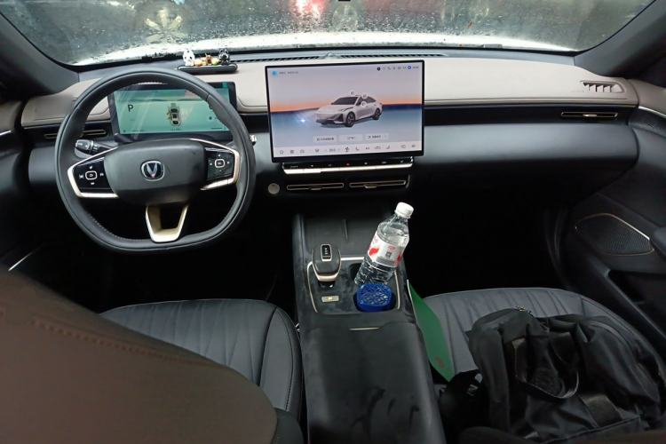 Used CHANGAN Eado 2026 Model, Fourth Generation, 1.5T 500Bar Smart Enjoyment Edition Center Console