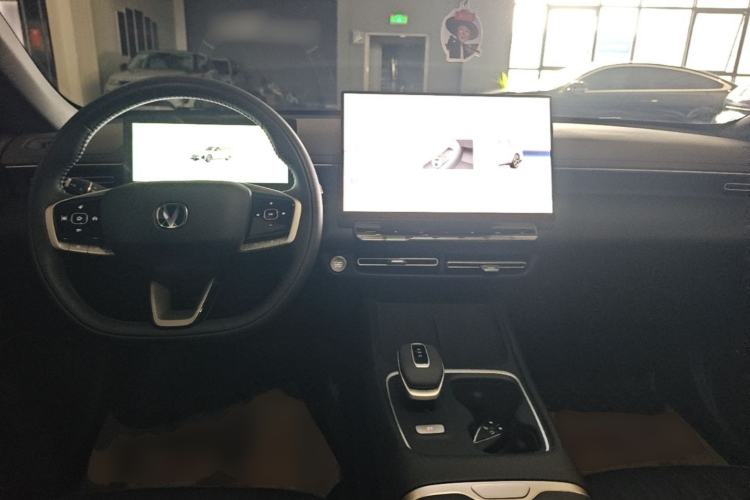 Used CHANGAN Eado 2026 Model, Fourth Generation, 1.5T 500Bar Smart Enjoyment Edition Center Console