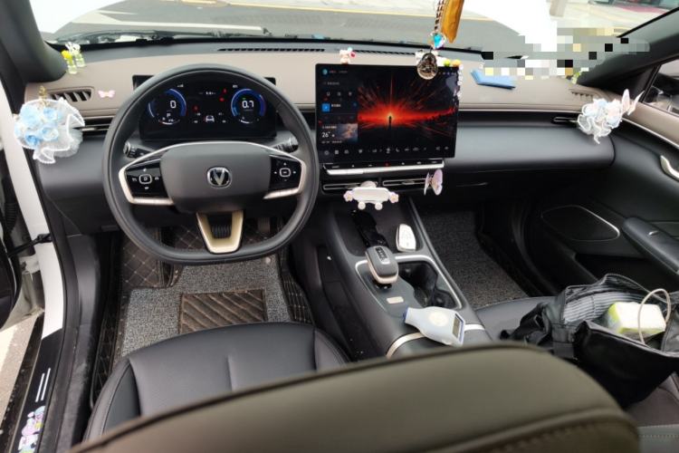 Used CHANGAN Eado 2026 Model, Fourth Generation, 1.5T 500Bar Dynamic Enjoyment Edition Center Console