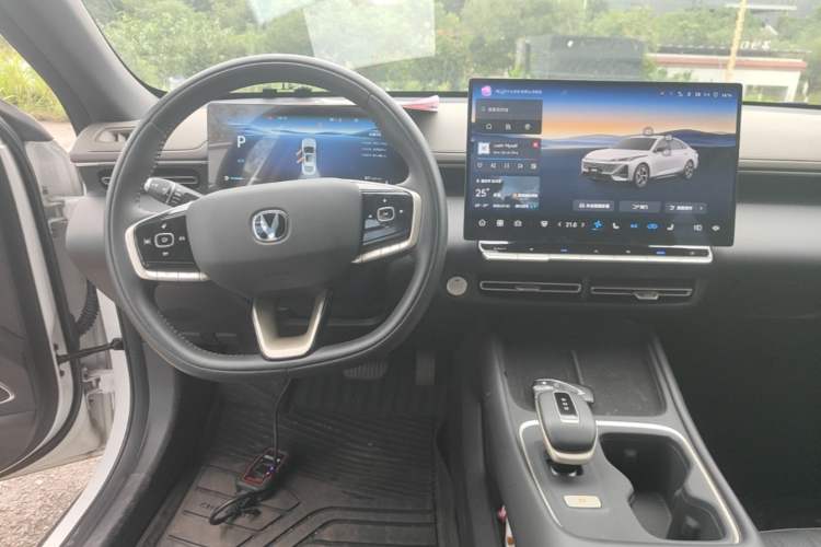Used CHANGAN Eado 2026 Model, Fourth Generation, 1.5T 500Bar Smart Enjoyment Edition Center Console