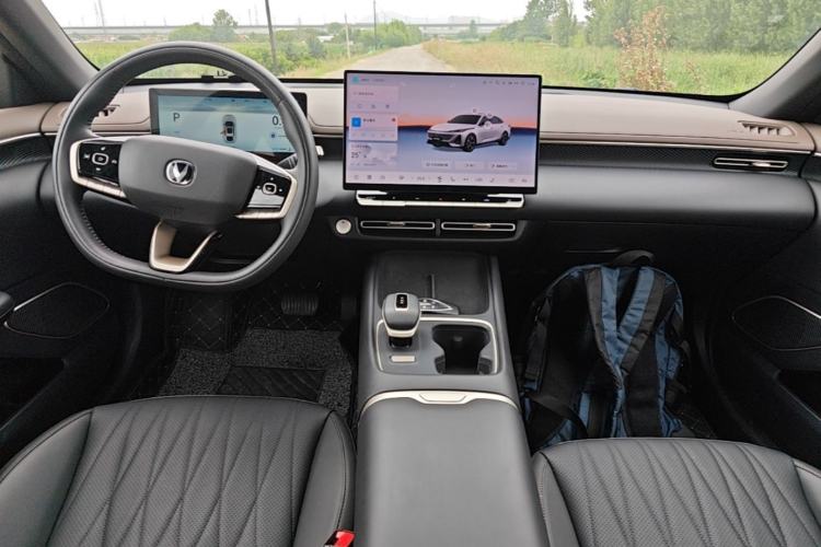 Used CHANGAN Eado 2026 Model, Fourth Generation, 1.5T 500Bar Smart Enjoyment Edition Center Console