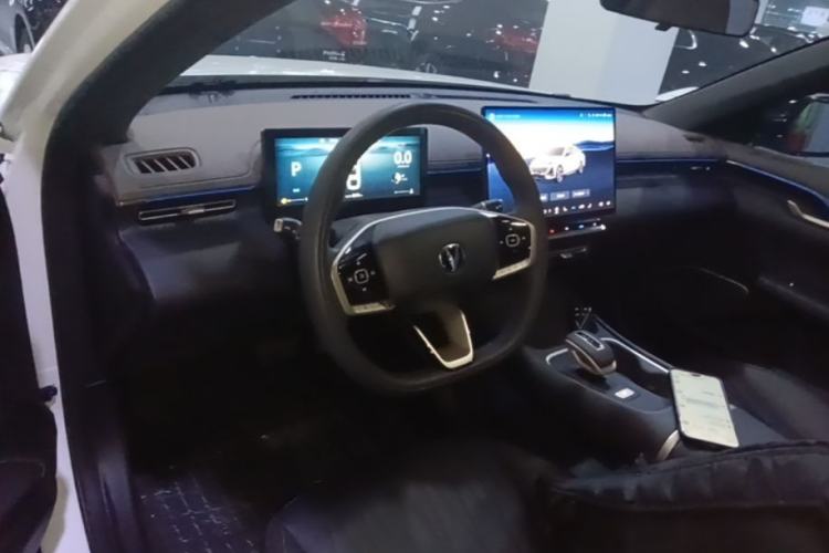 Used CHANGAN Eado 2026 Model, Fourth Generation, 1.5T 500Bar Smart Enjoyment Edition Center Console