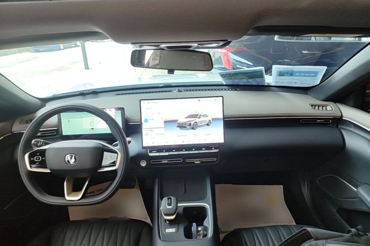 Used CHANGAN Eado 2026 Model, Fourth Generation, 1.5T 500Bar Smart Enjoyment Edition Center Console