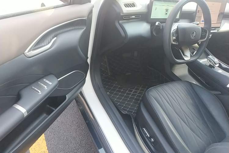 Used CHANGAN Eado 2026 Model, Fourth Generation, 1.5T 500Bar Smart Enjoyment Edition Driver Seat