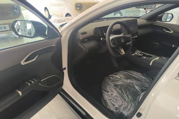 Used CHANGAN Eado 2026 Model, Fourth Generation, 1.5T 500Bar Dynamic Enjoyment Edition Driver Seat