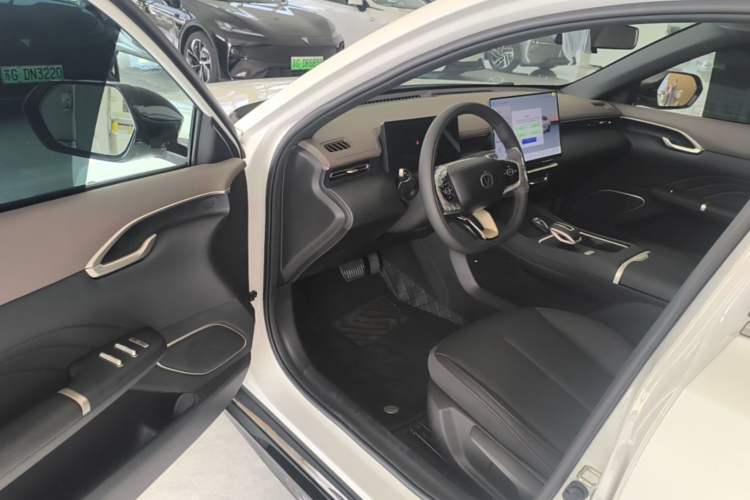 Used CHANGAN Eado 2026 Model, Fourth Generation, 1.5T 500Bar Dynamic Enjoyment Edition Driver Seat