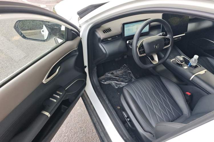 Used CHANGAN Eado 2026 Model, Fourth Generation, 1.5T 500Bar Smart Enjoyment Edition Driver Seat