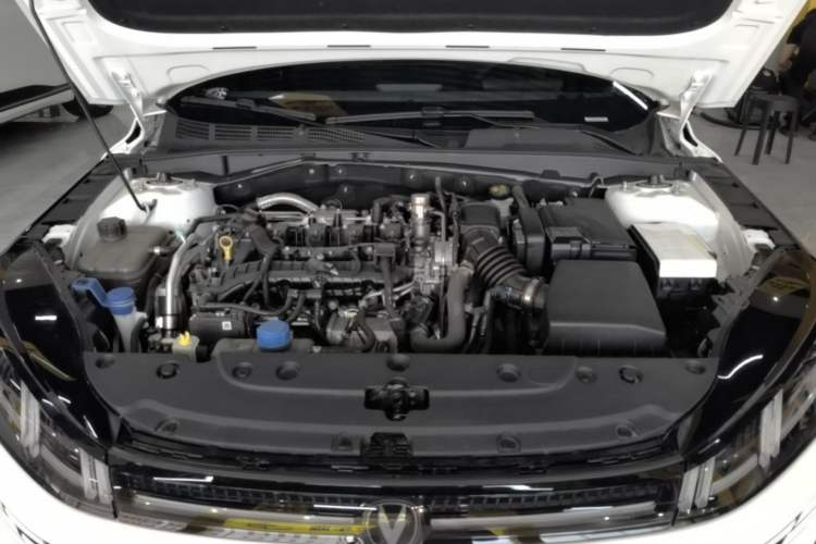 Used CHANGAN Eado 2026 Model, Fourth Generation, 1.5T 500Bar Smart Enjoyment Edition Engine Bay