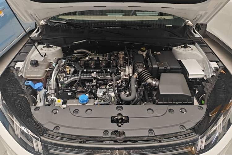 Used CHANGAN Eado 2026 Model, Fourth Generation, 1.5T 500Bar Smart Enjoyment Edition Engine Bay