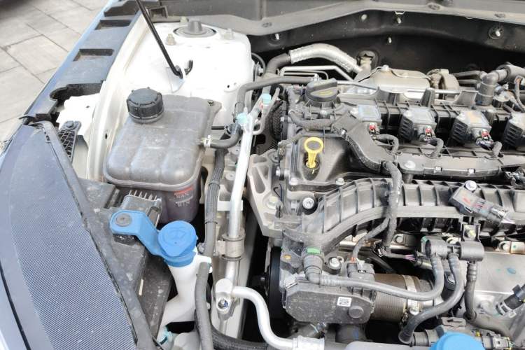 Used CHANGAN Eado 2026 Model, 1.5T Classic Edition Engine Bay Right