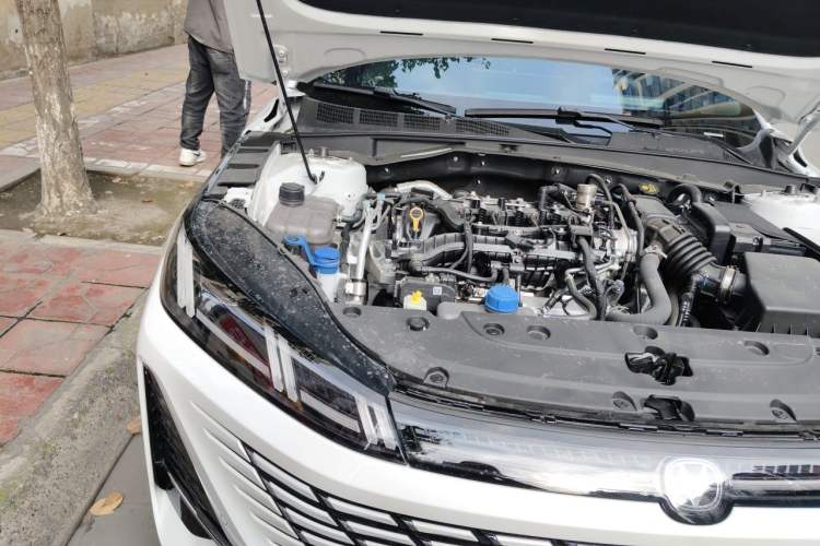 Used CHANGAN Eado 2026 Model, Fourth Generation, 1.5T 500Bar Smart Enjoyment Edition Engine Bay Right