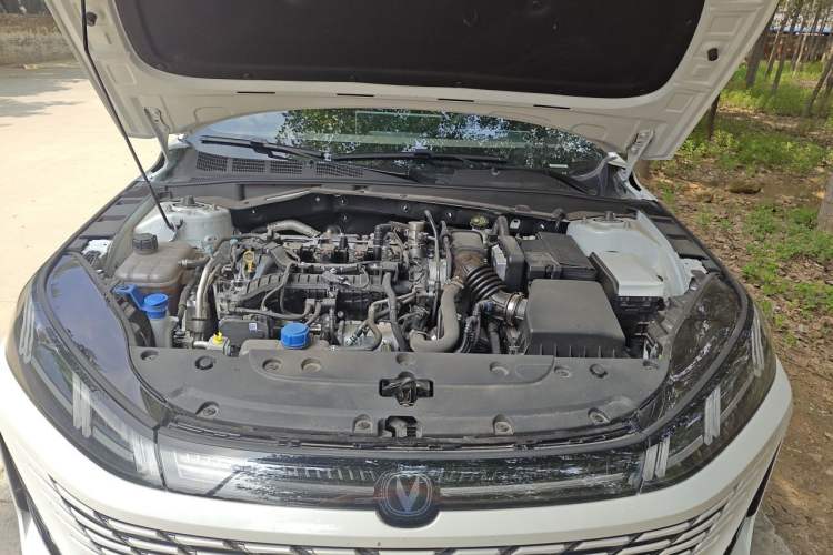 Used CHANGAN Eado 2026 Model, Fourth Generation, 1.5T 500Bar Enjoyment Edition Engine Bay