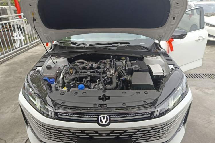Used CHANGAN Eado 2026 Model, Fourth Generation, 1.5T 500Bar Enjoyment Edition Engine Bay