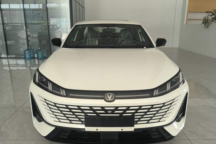 Used CHANGAN Eado 2026 Model, Fourth Generation, 1.5T 500Bar Dynamic Enjoyment Edition Front
