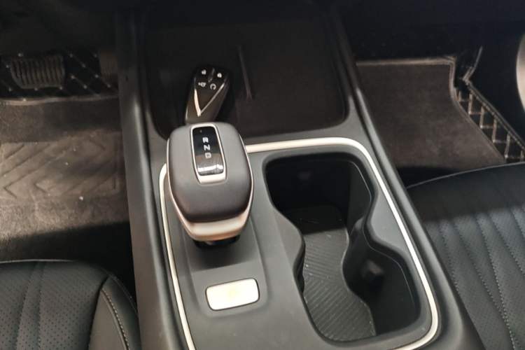 Used CHANGAN Eado 2026 Model, Fourth Generation, 1.5T 500Bar Smart Enjoyment Edition Gear Lever