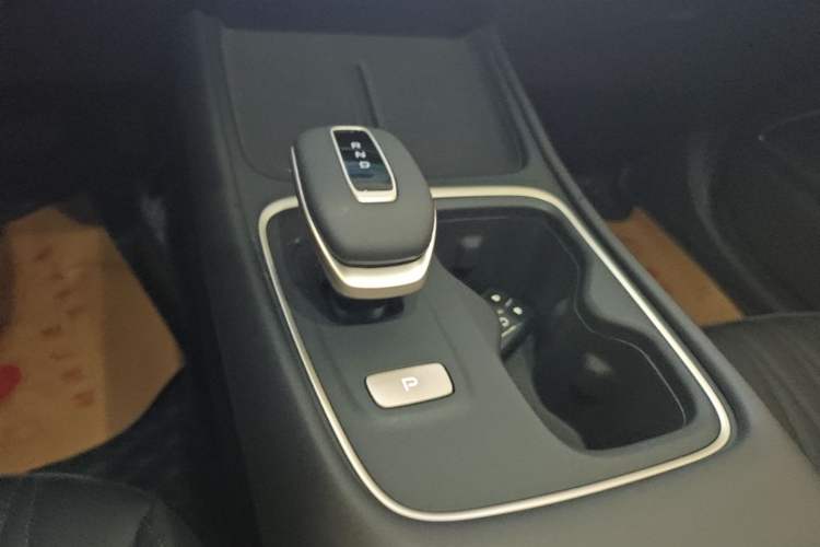 Used CHANGAN Eado 2026 Model, Fourth Generation, 1.5T 500Bar Smart Enjoyment Edition Gear Lever