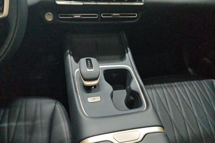 Used CHANGAN Eado 2026 Model, Fourth Generation, 1.5T 500Bar Smart Enjoyment Edition Gear Lever