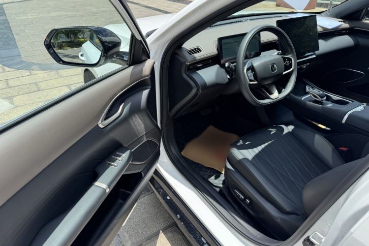 Used CHANGAN Eado 2026 Model, Fourth Generation, 1.5T 500Bar Smart Enjoyment Edition Interior 14