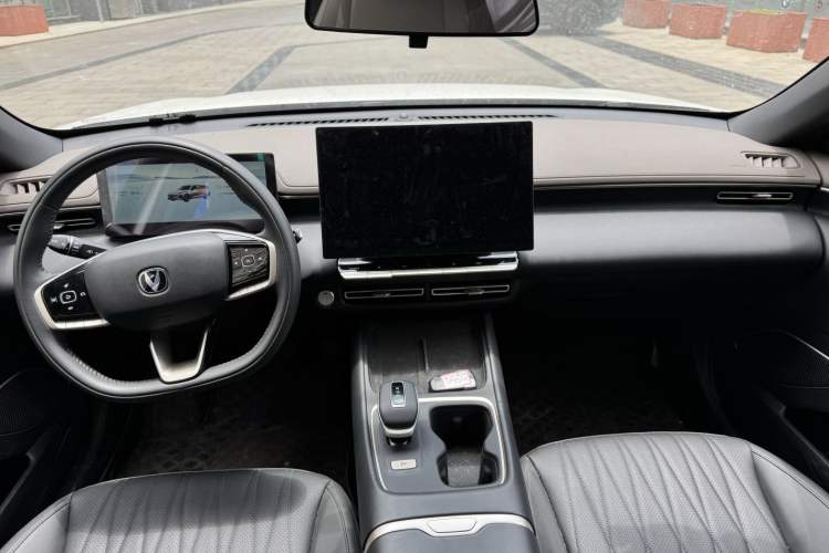 Used CHANGAN Eado 2026 Model, Fourth Generation, 1.5T 500Bar Smart Enjoyment Edition Interior 6