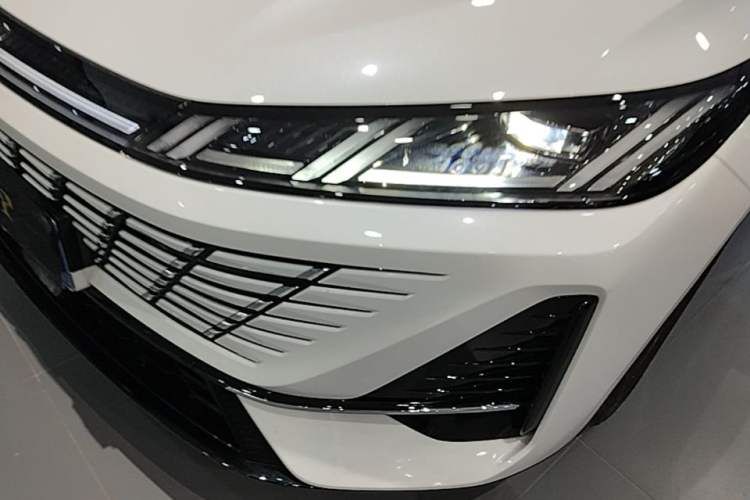 Used CHANGAN Eado 2026 Model, Fourth Generation, 1.5T 500Bar Dynamic Enjoyment Edition Left Front Headlight