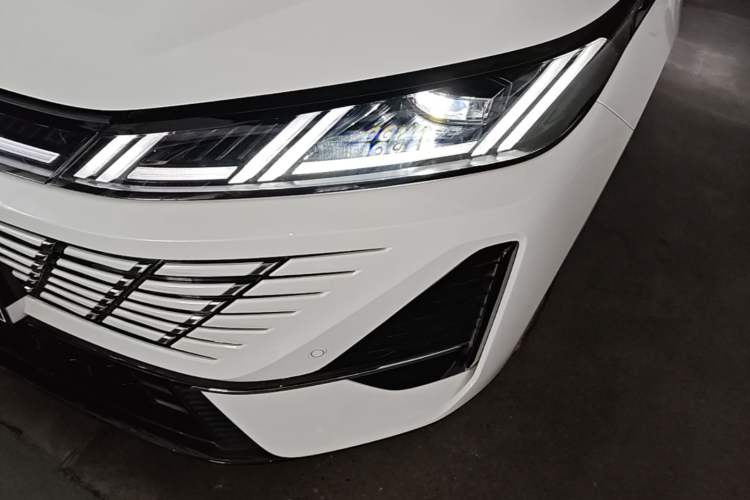 Used CHANGAN Eado 2026 Model, Fourth Generation, 1.5T 500Bar Smart Enjoyment Edition Left Front Headlight