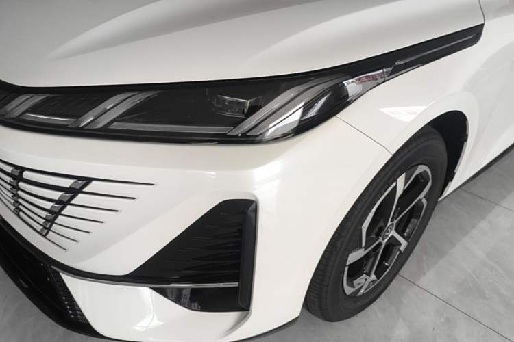 Used CHANGAN Eado 2026 Model, Fourth Generation, 1.5T 500Bar Dynamic Enjoyment Edition Left Front Headlight