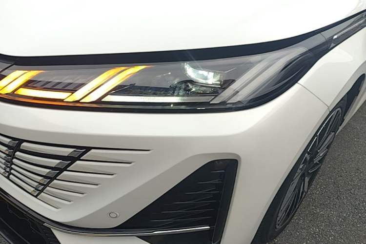 Used CHANGAN Eado 2026 Model, Fourth Generation, 1.5T 500Bar Smart Enjoyment Edition Left Front Headlight