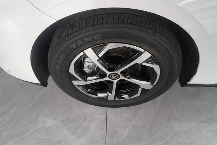 Used CHANGAN Eado 2026 Model, Fourth Generation, 1.5T 500Bar Dynamic Enjoyment Edition Left Front Wheel Hub