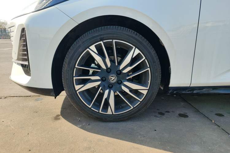 Used CHANGAN Eado 2026 Model, Fourth Generation, 1.5T 500Bar Smart Enjoyment Edition Left Front Wheel Hub