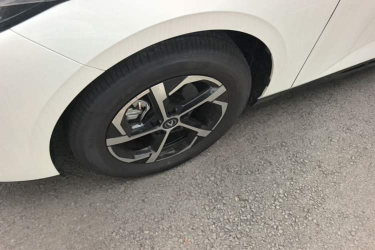 Used CHANGAN Eado 2026 Model, Fourth Generation, 1.5T 500Bar Dynamic Enjoyment Edition Left Front Wheel Hub