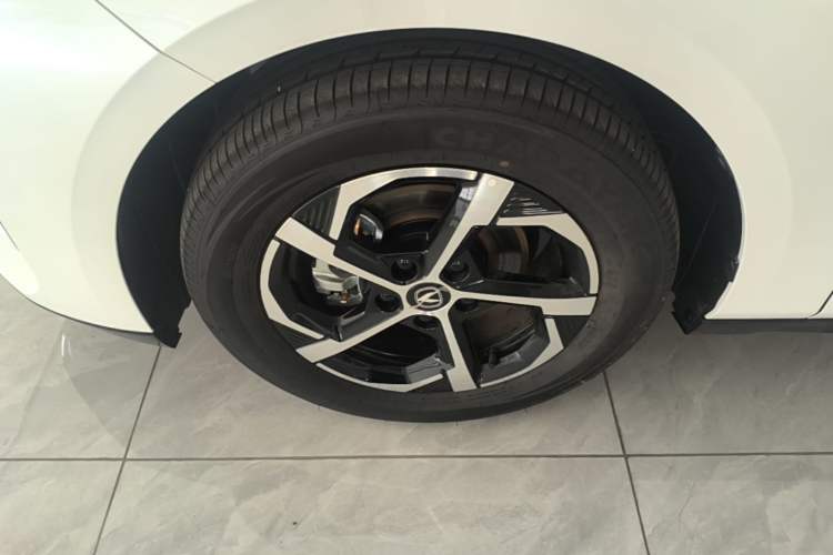 Used CHANGAN Eado 2026 Model, Fourth Generation, 1.5T 500Bar Dynamic Enjoyment Edition Left Front Wheel Hub