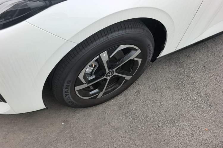 Used CHANGAN Eado 2026 Model, Fourth Generation, 1.5T 500Bar Dynamic Enjoyment Edition Left Front Wheel Hub