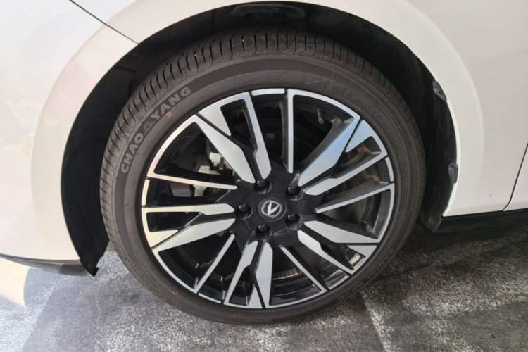 Used CHANGAN Eado 2026 Model, Fourth Generation, 1.5T 500Bar Smart Enjoyment Edition Left Front Wheel Hub