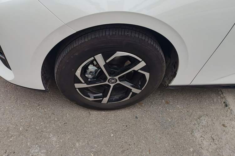 Used CHANGAN Eado 2026 Model, Fourth Generation, 1.5T 500Bar Dynamic Enjoyment Edition Left Front Wheel Hub