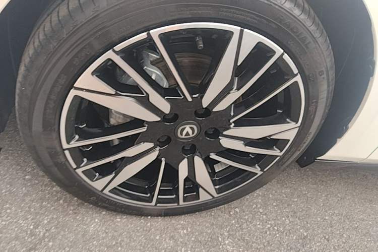 Used CHANGAN Eado 2026 Model, Fourth Generation, 1.5T 500Bar Smart Enjoyment Edition Left Front Wheel Hub