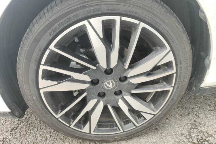 Used CHANGAN Eado 2026 Model, Fourth Generation, 1.5T 500Bar Smart Enjoyment Edition Left Front Wheel Hub