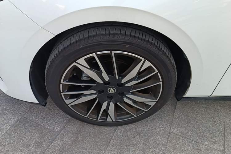Used CHANGAN Eado 2026 Model, Fourth Generation, 1.5T 500Bar Smart Enjoyment Edition Left Front Wheel Hub