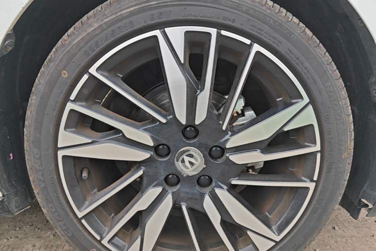 Used CHANGAN Eado 2026 Model, Fourth Generation, 1.5T 500Bar Smart Enjoyment Edition Left Front Wheel Hub