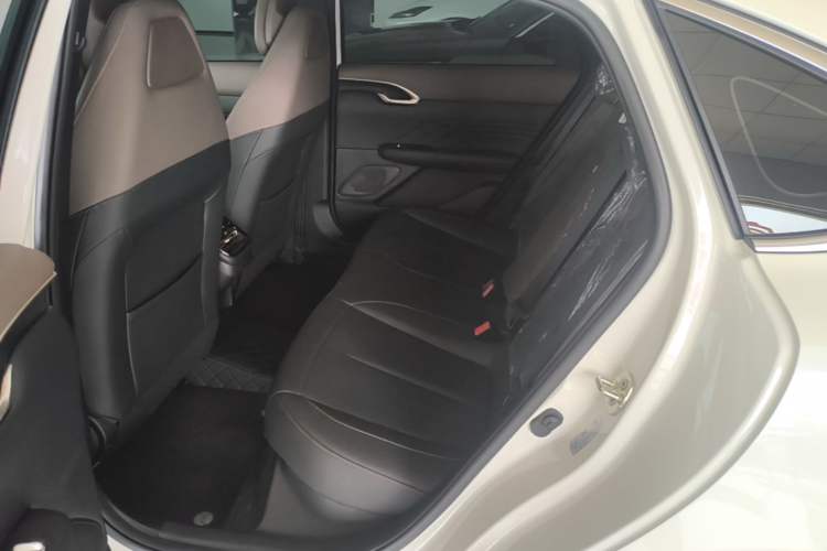 Used CHANGAN Eado 2026 Model, Fourth Generation, 1.5T 500Bar Dynamic Enjoyment Edition Left Rear Seat
