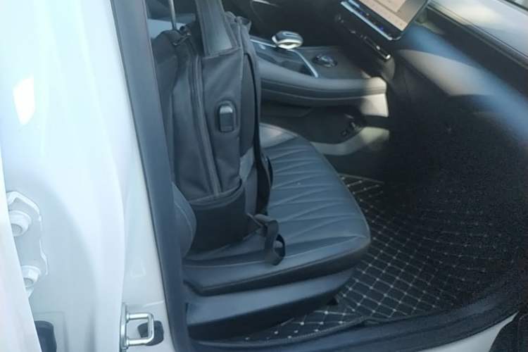 Used CHANGAN Eado 2026 Model, Fourth Generation, 1.5T 500Bar Smart Enjoyment Edition Right Front Seat