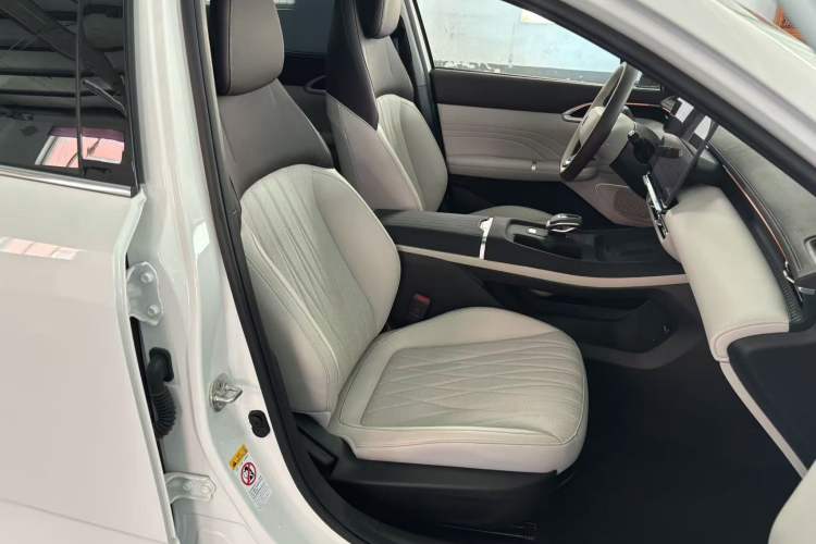 Used CHANGAN Eado 2026 Model, Fourth Generation, 1.5T 500Bar Smart Enjoyment Edition Right Front Seat