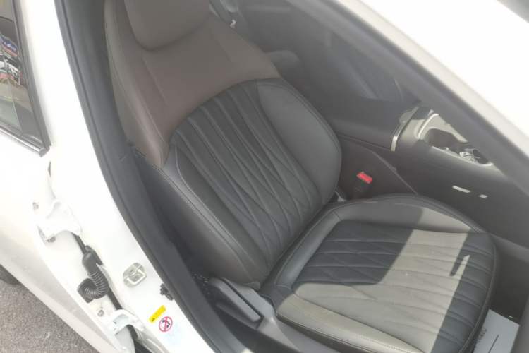 Used CHANGAN Eado 2026 Model, Fourth Generation, 1.5T 500Bar Smart Enjoyment Edition Right Front Seat