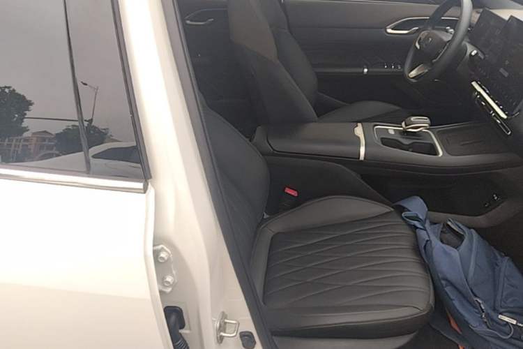 Used CHANGAN Eado 2026 Model, Fourth Generation, 1.5T 500Bar Smart Enjoyment Edition Right Front Seat