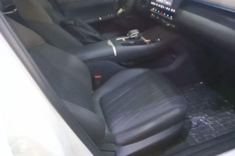 Used CHANGAN Eado 2026 Model, Fourth Generation, 1.5T 500Bar Smart Enjoyment Edition Right Front Seat