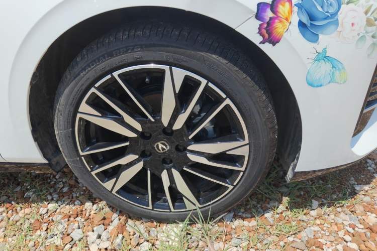 Used CHANGAN Eado 2026 Model, Fourth Generation, 1.5T 500Bar Smart Enjoyment Edition Right Front Wheel Hub