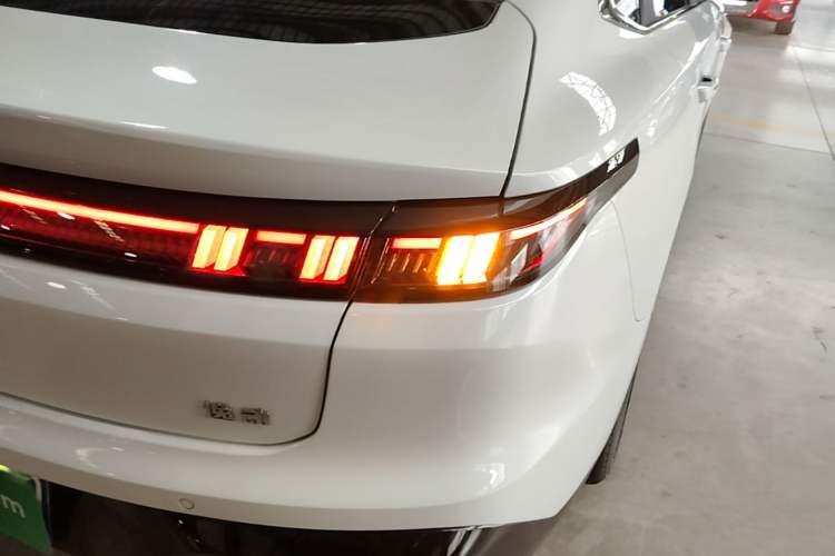 Used CHANGAN Eado 2026 Model, Fourth Generation, 1.5T 500Bar Dynamic Enjoyment Edition Right Rear Taillight