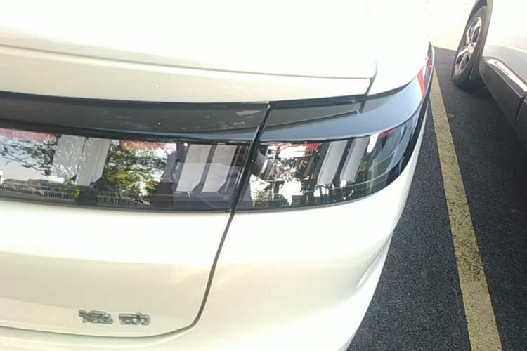 Used CHANGAN Eado 2026 Model, Fourth Generation, 1.5T 500Bar Smart Enjoyment Edition Right Rear Taillight