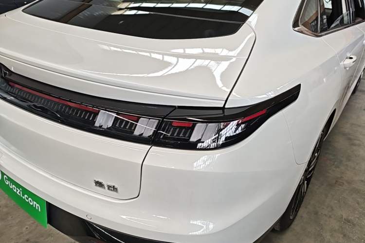Used CHANGAN Eado 2026 Model, Fourth Generation, 1.5T 500Bar Smart Enjoyment Edition Right Rear Taillight