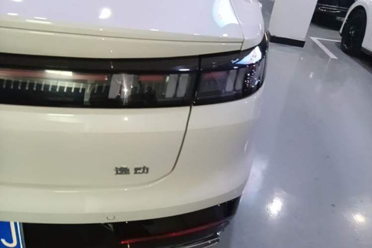 Used CHANGAN Eado 2026 Model, Fourth Generation, 1.5T 500Bar Smart Enjoyment Edition Right Rear Taillight